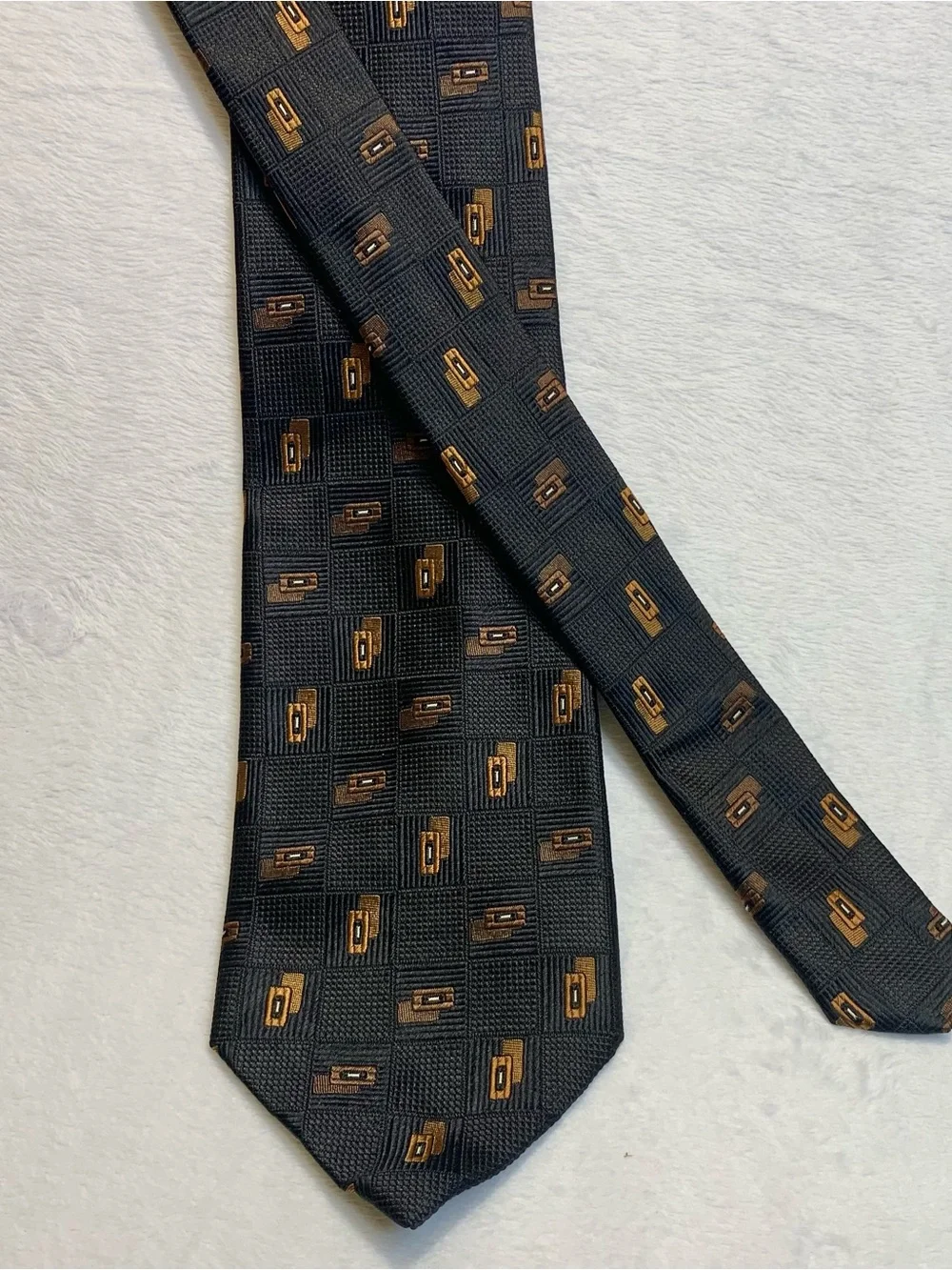 Barneys New York Vintage Men's Necktie Brown, Made in Italy, 100% Silk
